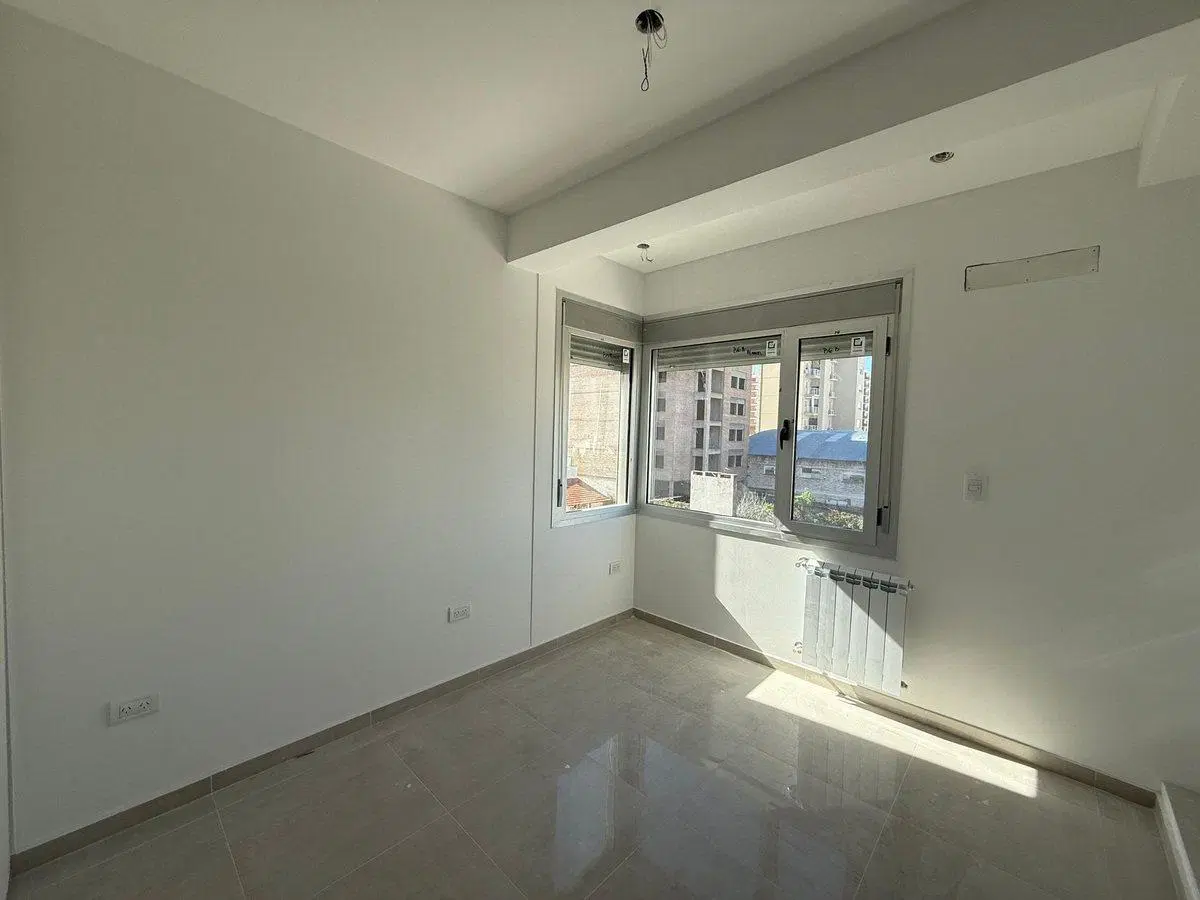 VENTA SEMIPISO A ESTREN 2 DORM. EN 19 DE MAYO 447 5