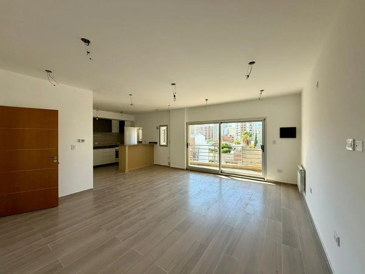 VENTA EXCLUSIVO PISO 19 DE MAYO 414, CON COCHERA. 2