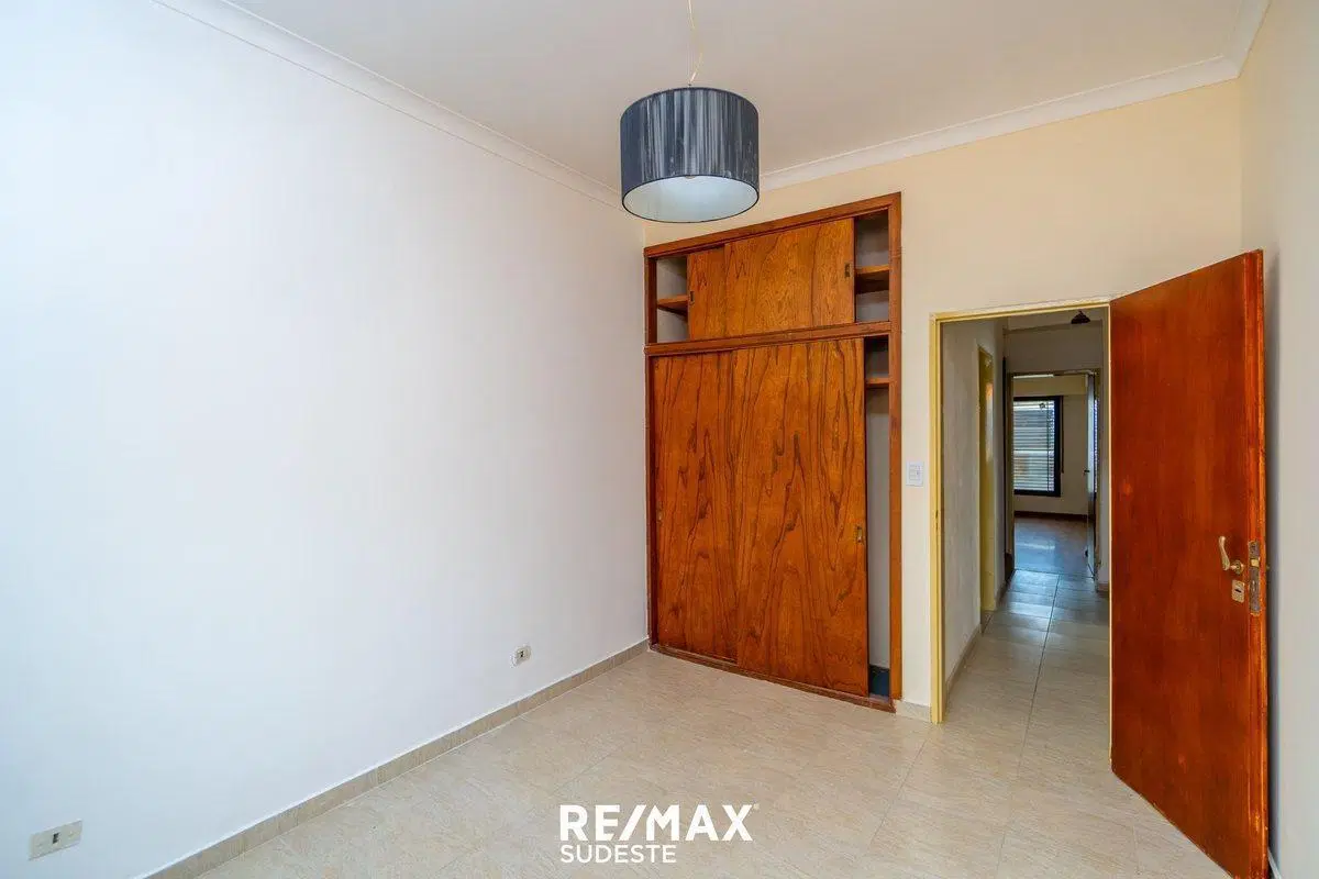 VENTA CASA CARONTI 700 ESPECTACULAR UBICACIÓN 5