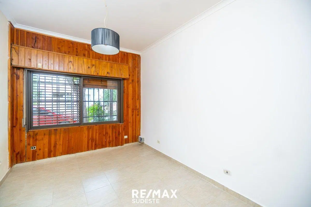 VENTA CASA CARONTI 700 ESPECTACULAR UBICACIÓN 8