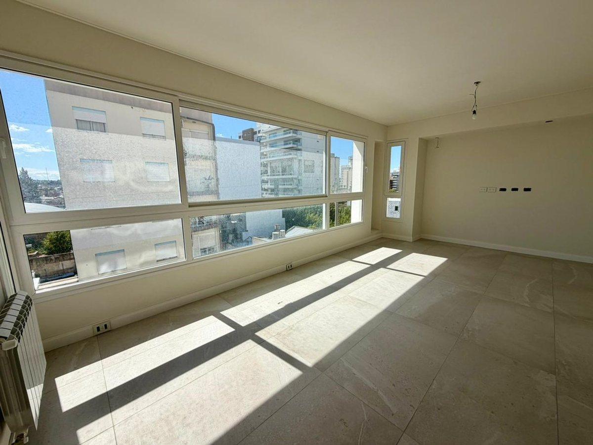 Foto de VENTA EXCLUSIVO PISO EN ZAPIOLA 222- 3 DORMITORIOS, imagen 3