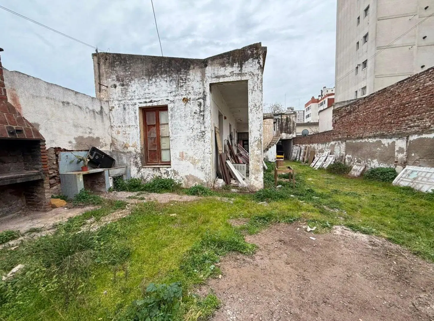 LOCAL Y CASA A REFACCIONAR O DEMOLER 5