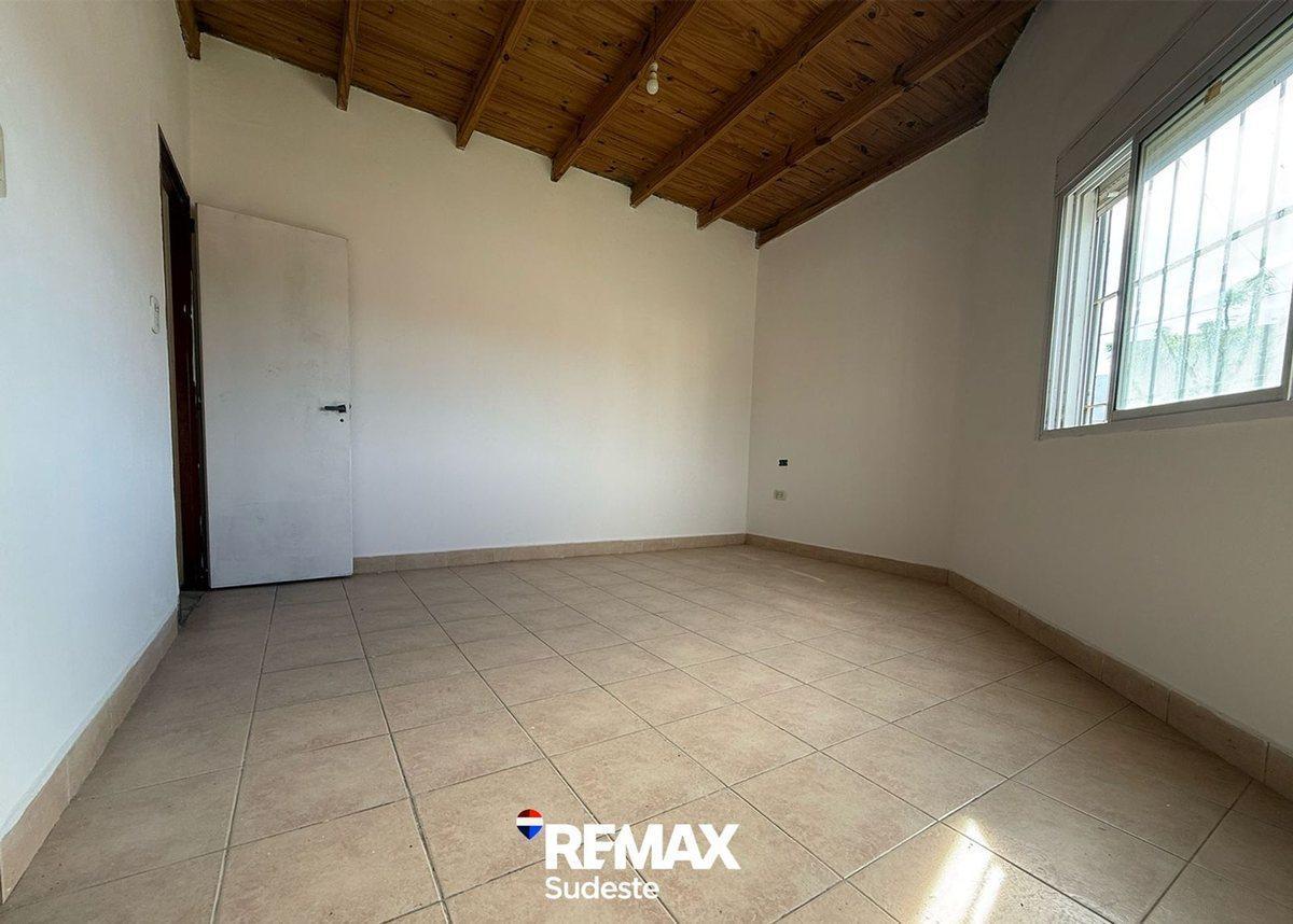 Foto de CASA APTA CREDITO ESQUIU Y ESTOMBA, imagen 2