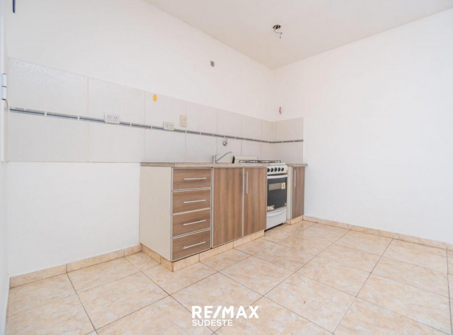 Foto de Complejo de 4 DPTOS Modernos de 1 Dorm. + lote., imagen 1