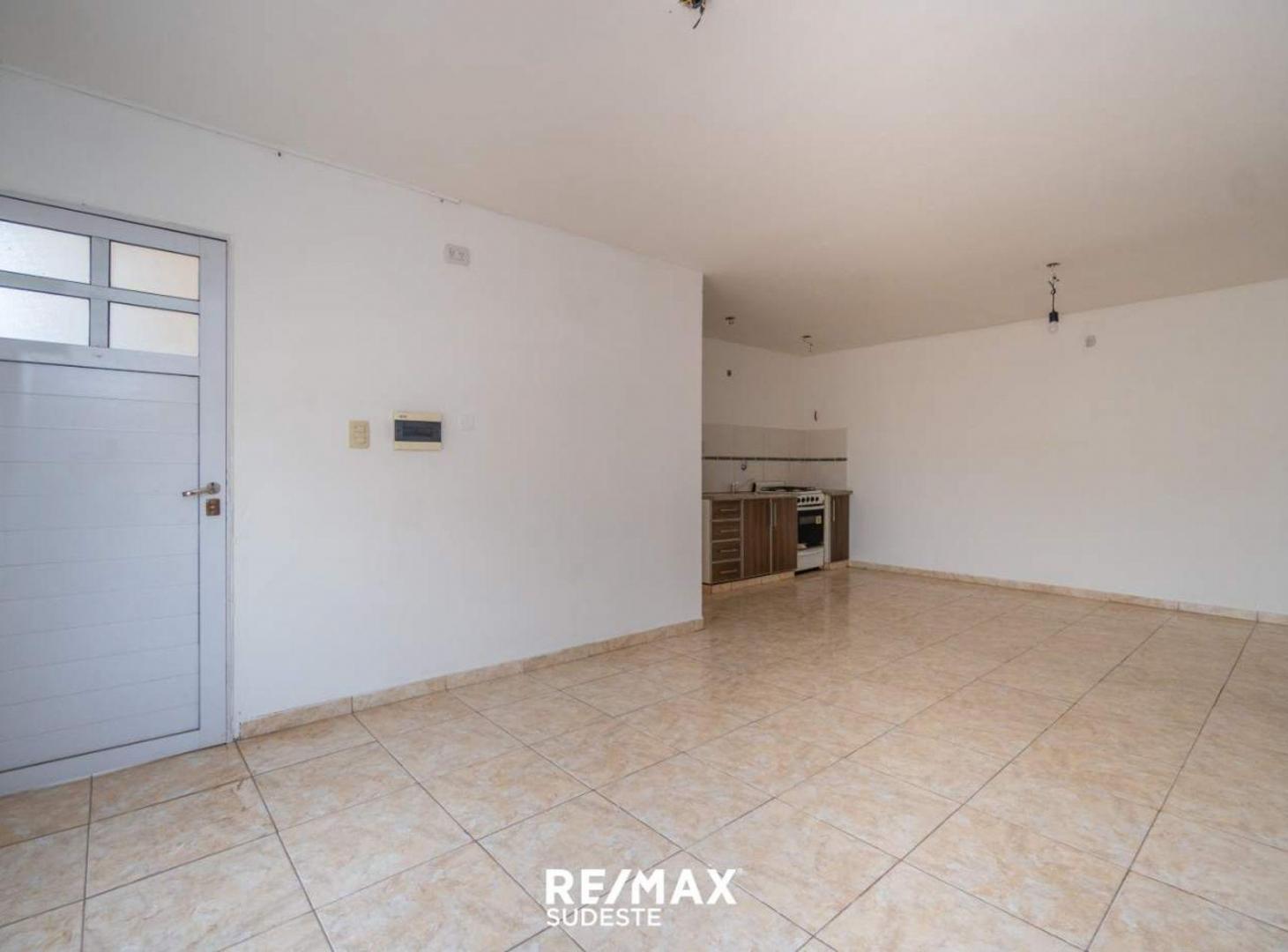 Foto de Complejo de 4 DPTOS Modernos de 1 Dorm. + lote., imagen 2