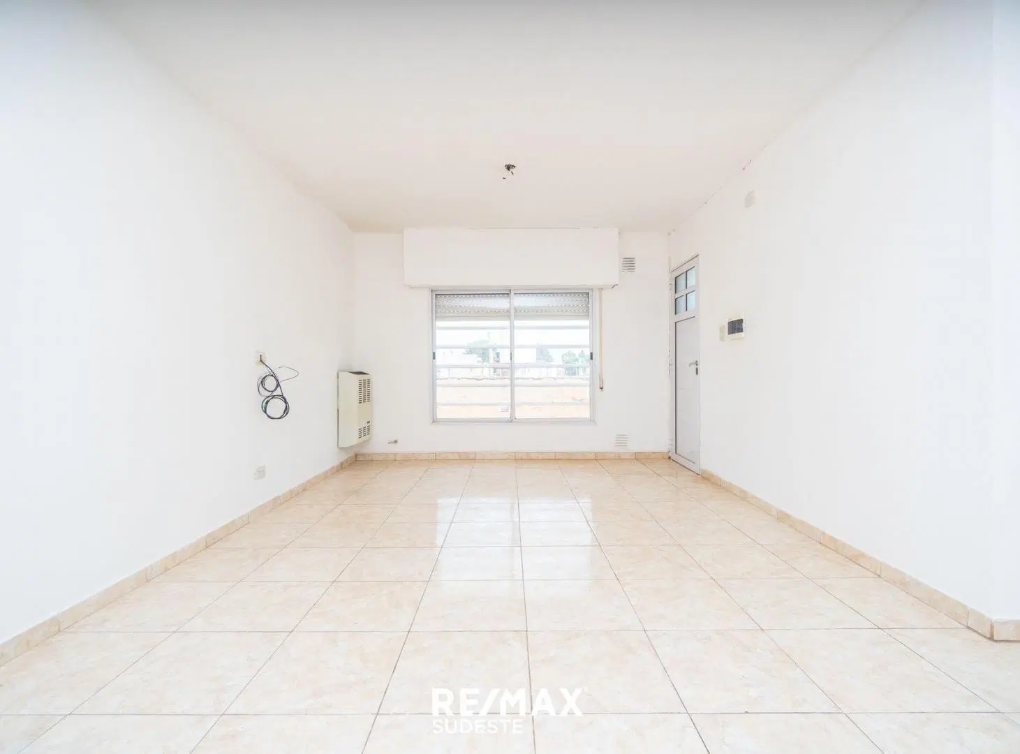 Complejo de 4 DPTOS  Modernos de 1 Dorm.  + lote. 5