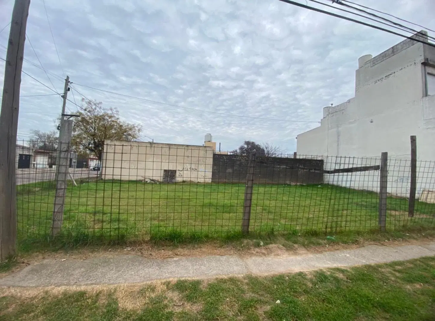 LOTE EN ESQUINA - Falcon esquina Montevideo 4