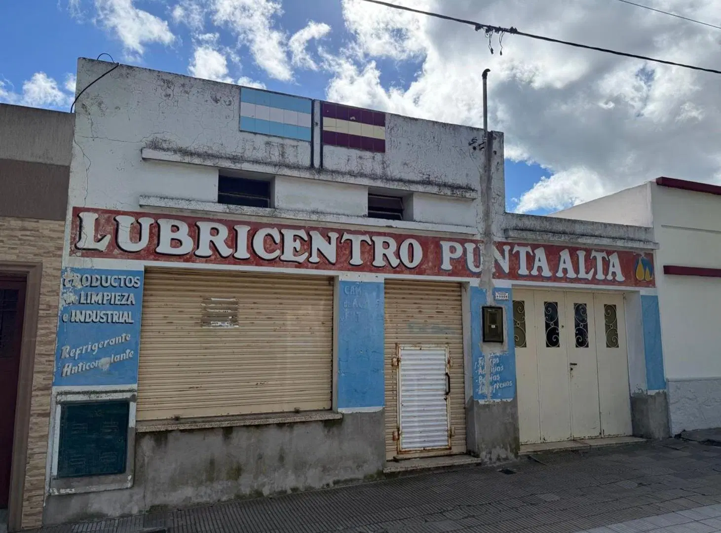 Local con casa y patio a reciclar en Patagones 550 4
