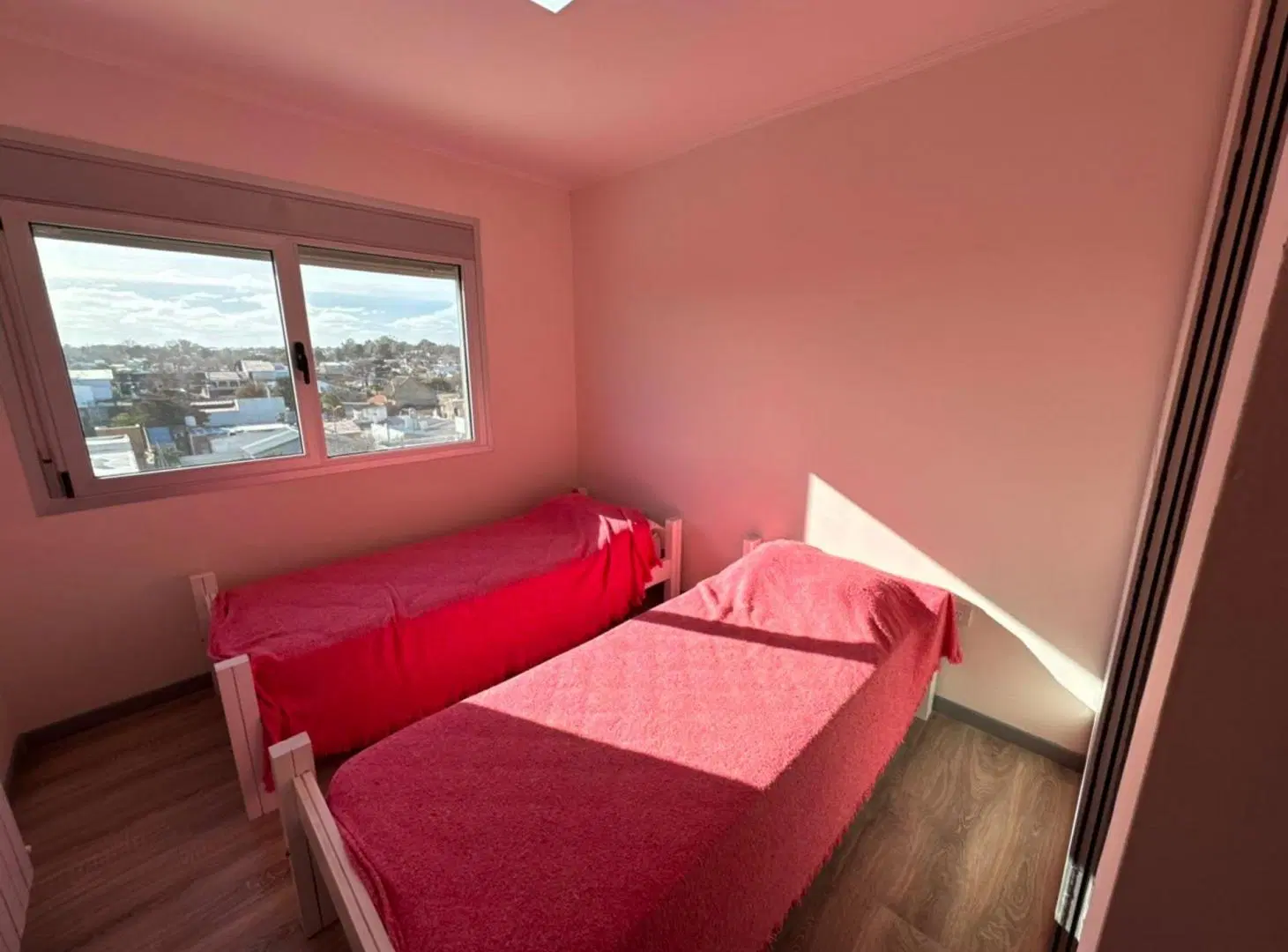 VENTA SEMIPISO FRENTE AL MAR C/COCHERA Y FINANCIAC 4