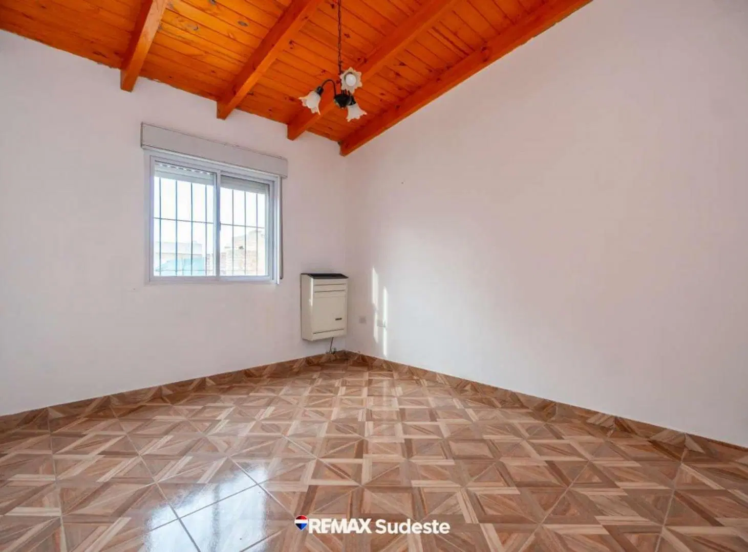 VENTA CASA DOS DORMITORIOS PATIO LOS HORNEROS 5