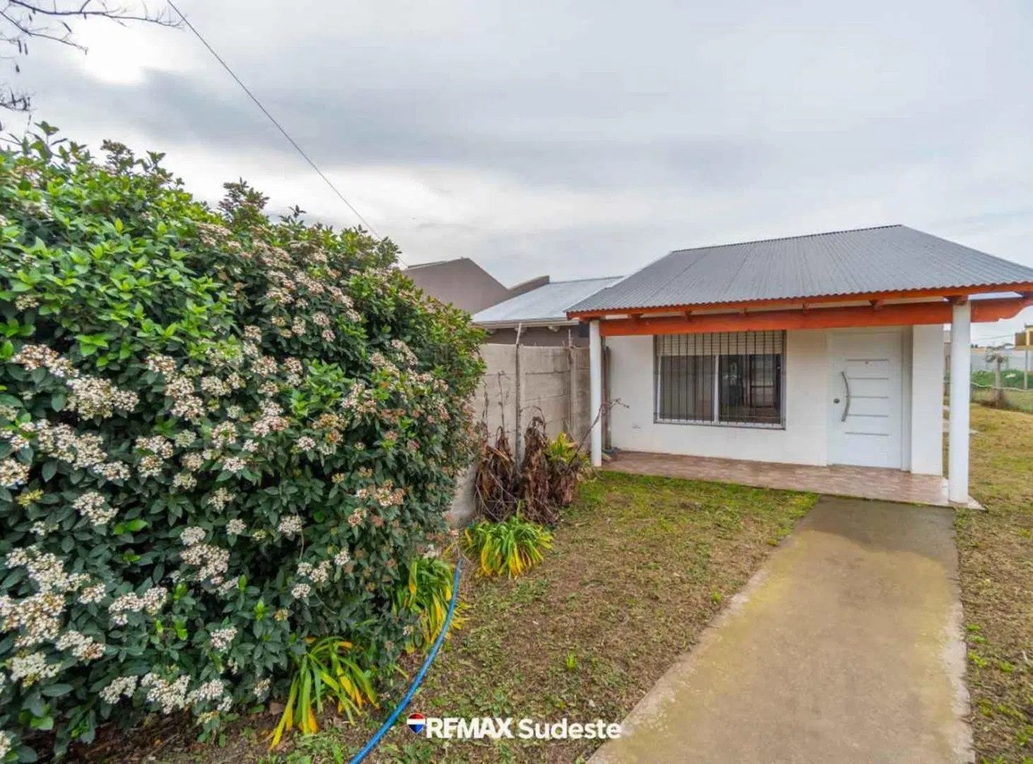 VENTA CASA DOS DORMITORIOS PATIO LOS HORNEROS 4