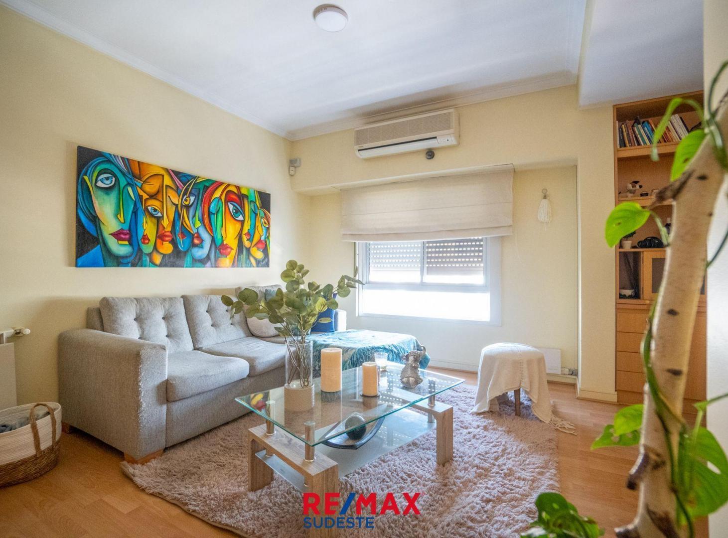 Foto de 3 AMBIENTES CENTRICO CON COCHERA . IMPECABLE!, imagen 1