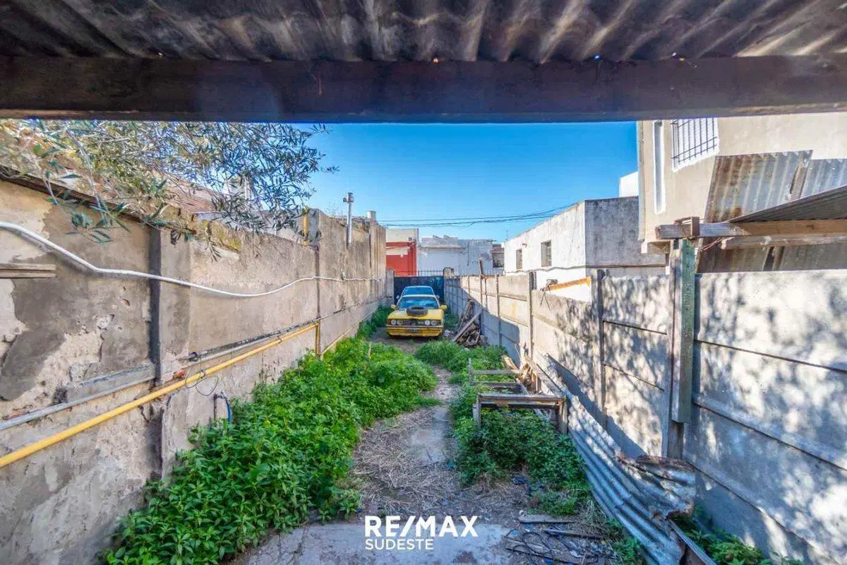 VENTA CASA PARA REFACCIONAR 3