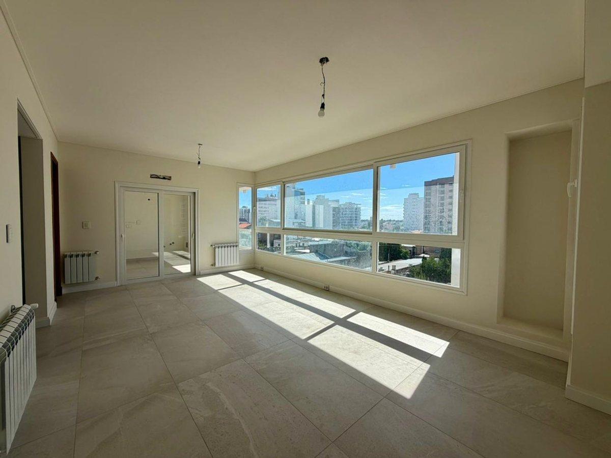 Foto de VENTA EXCLUSIVO PISO EN ZAPIOLA 222- 3 DORMITORIOS, imagen 1