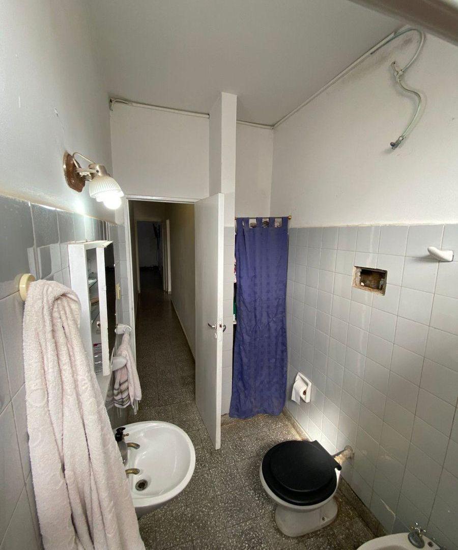 Foto de CASA 3 DORMITORIOS EN BARRIO LOS ALMENDROS, imagen 4
