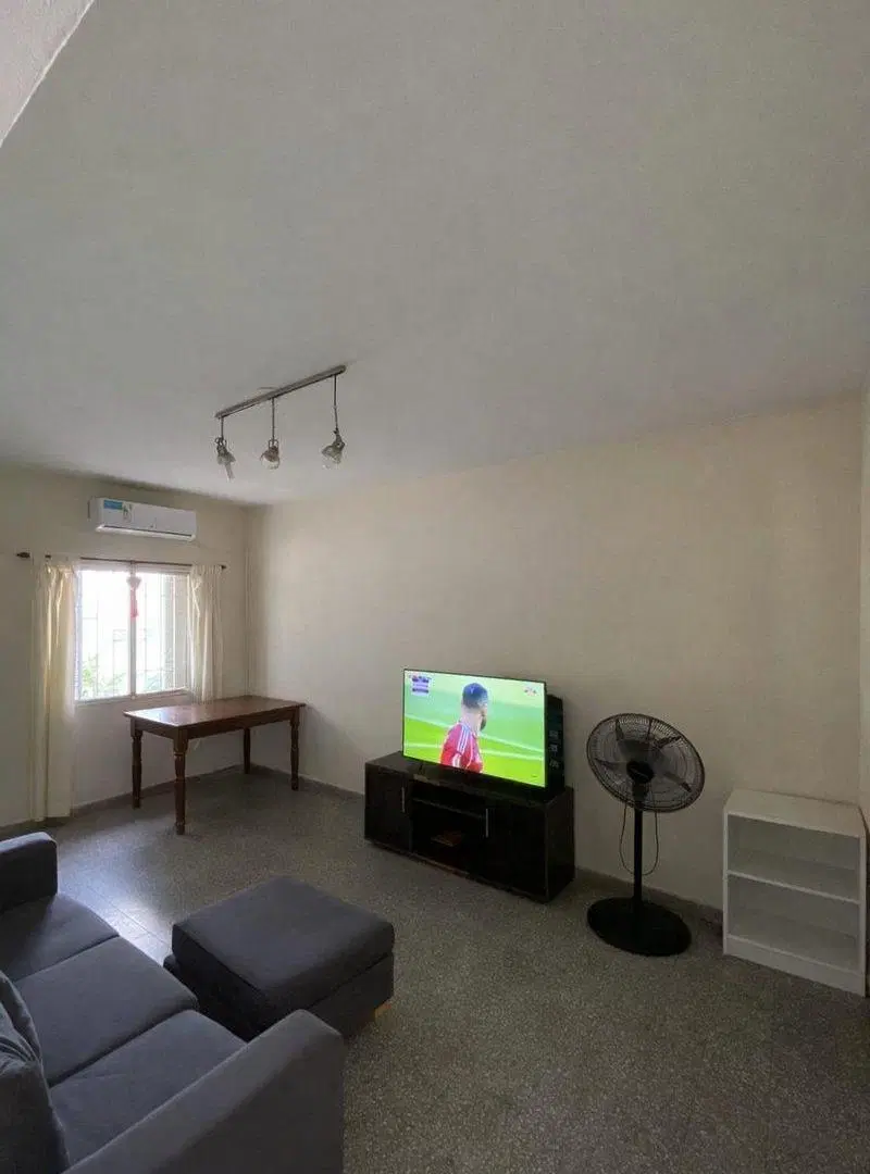 CASA 3 DORMITORIOS EN BARRIO LOS ALMENDROS 1