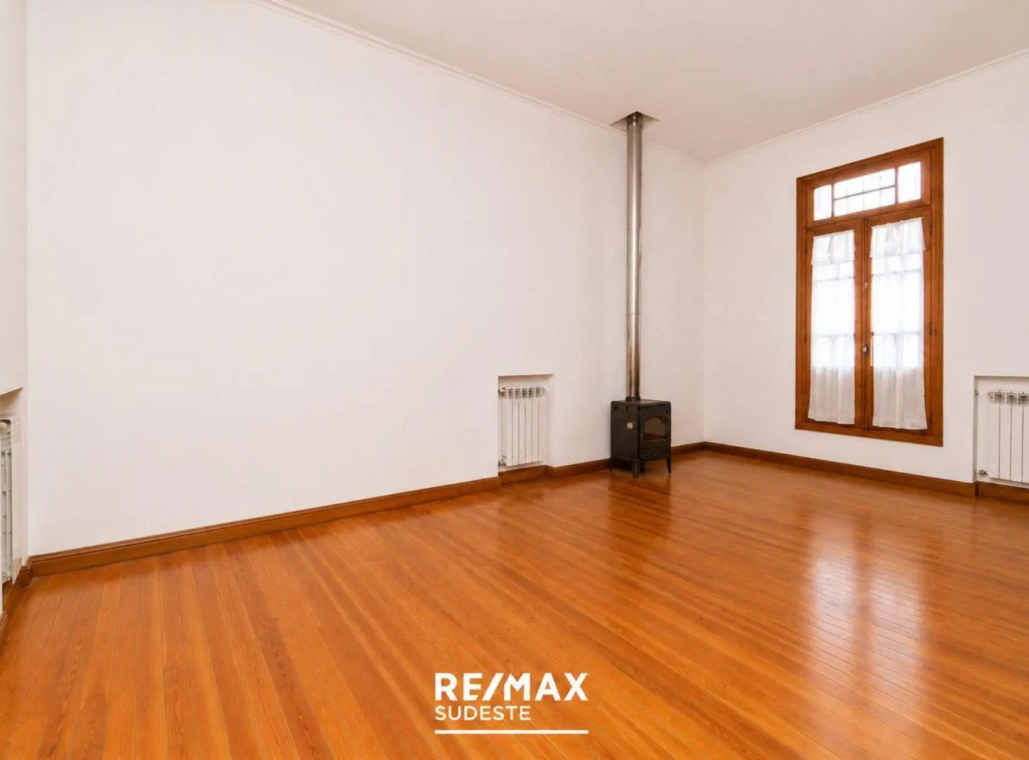 VENTA CASA 4 DORMITORIOS APTO CREDITO CENTRO 2