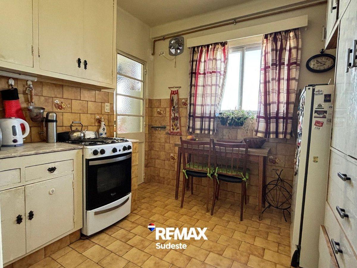 Foto de Venta Departamento 2 Dormitorios + 1 de Servicio, imagen 3