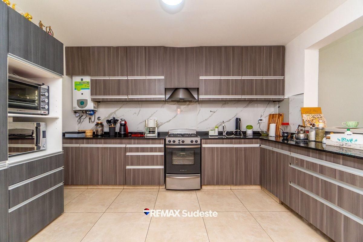 Foto de VENTA CASA 2 DORM. y PILETA TTE. FARIAS 1600, imagen 4