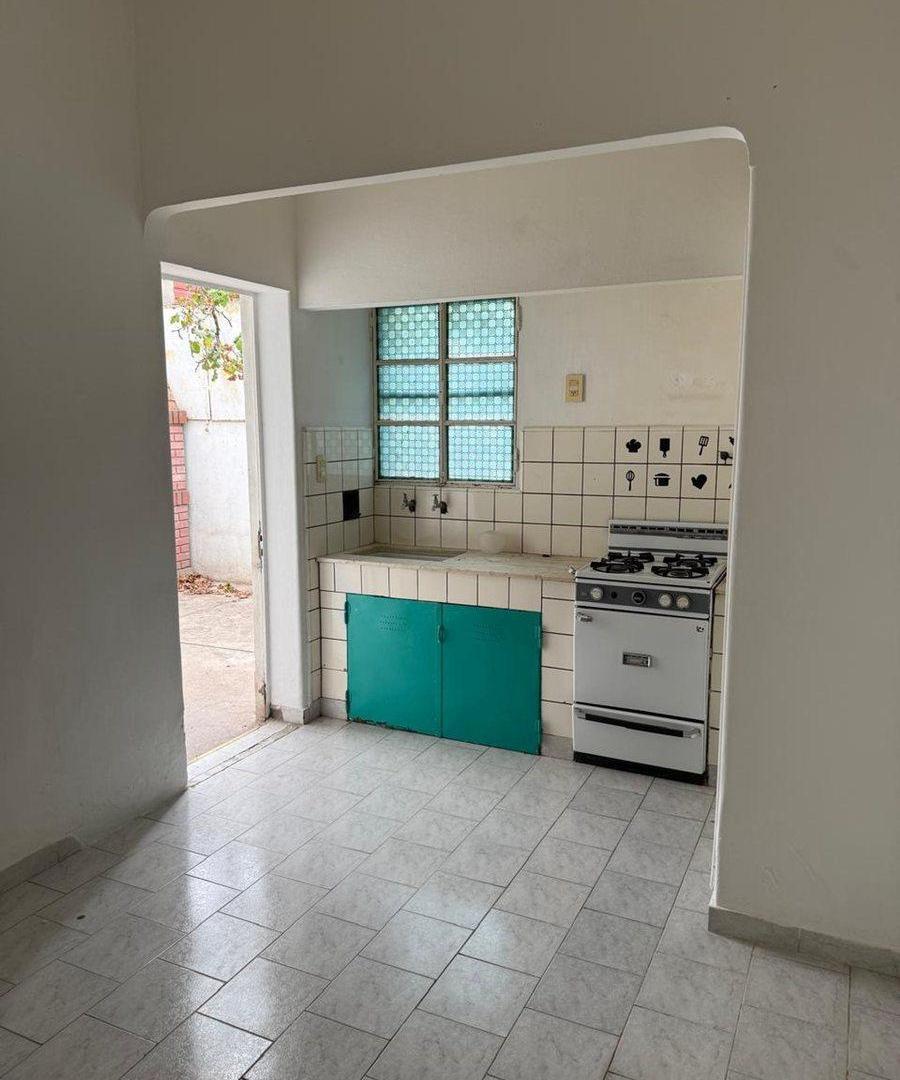 Foto de CASA MACROCENTRO 2 DORMITORIOS Y PATIO, imagen 2