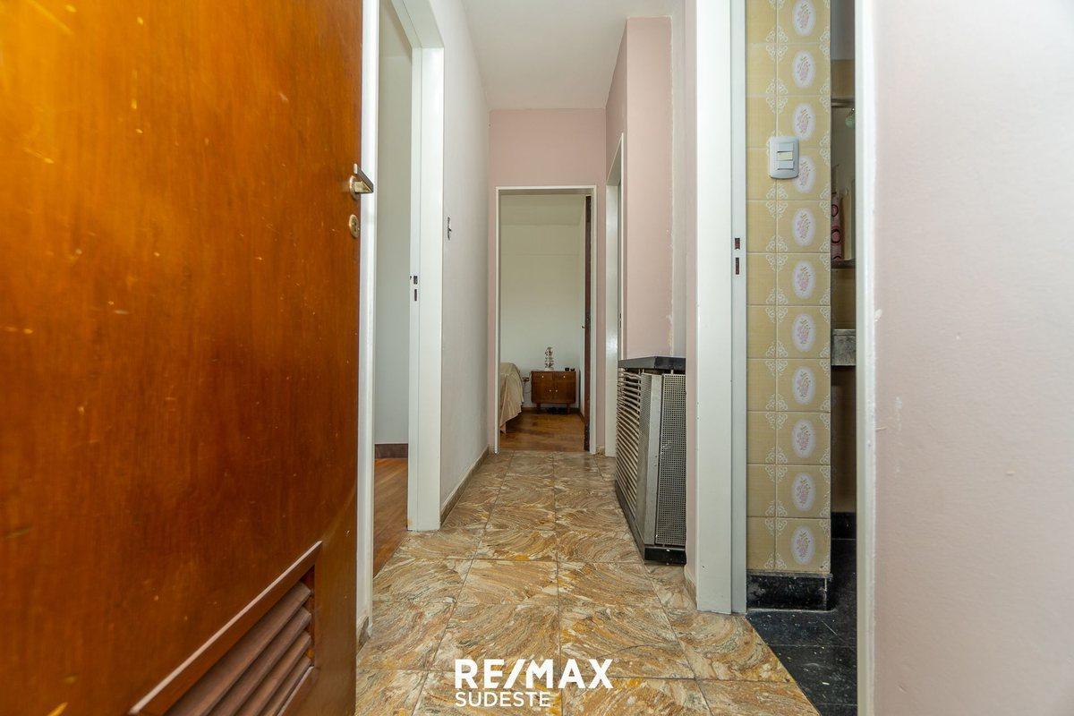 Foto de VENTA DEPARTAMENTO CENTRO 4 AMBIENTES CON COCHERA, imagen 2