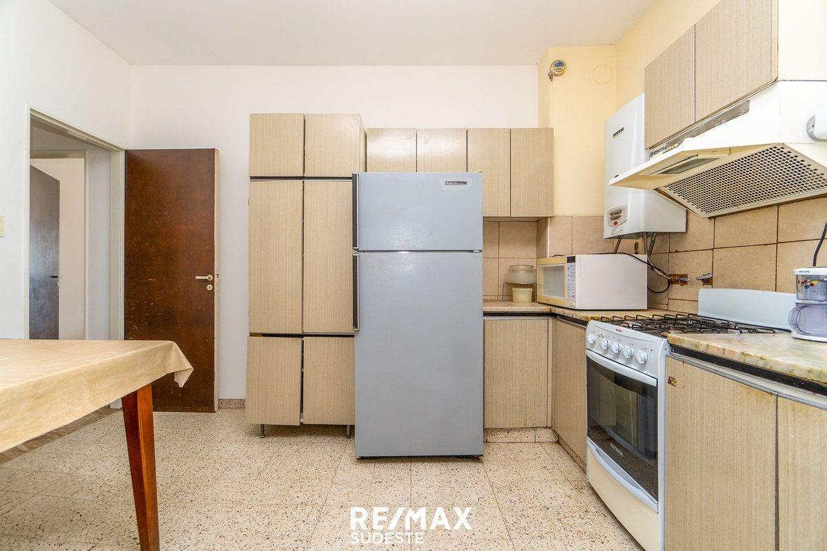 Foto de VENTA DEPARTAMENTO CENTRO 4 AMBIENTES CON COCHERA, imagen 4