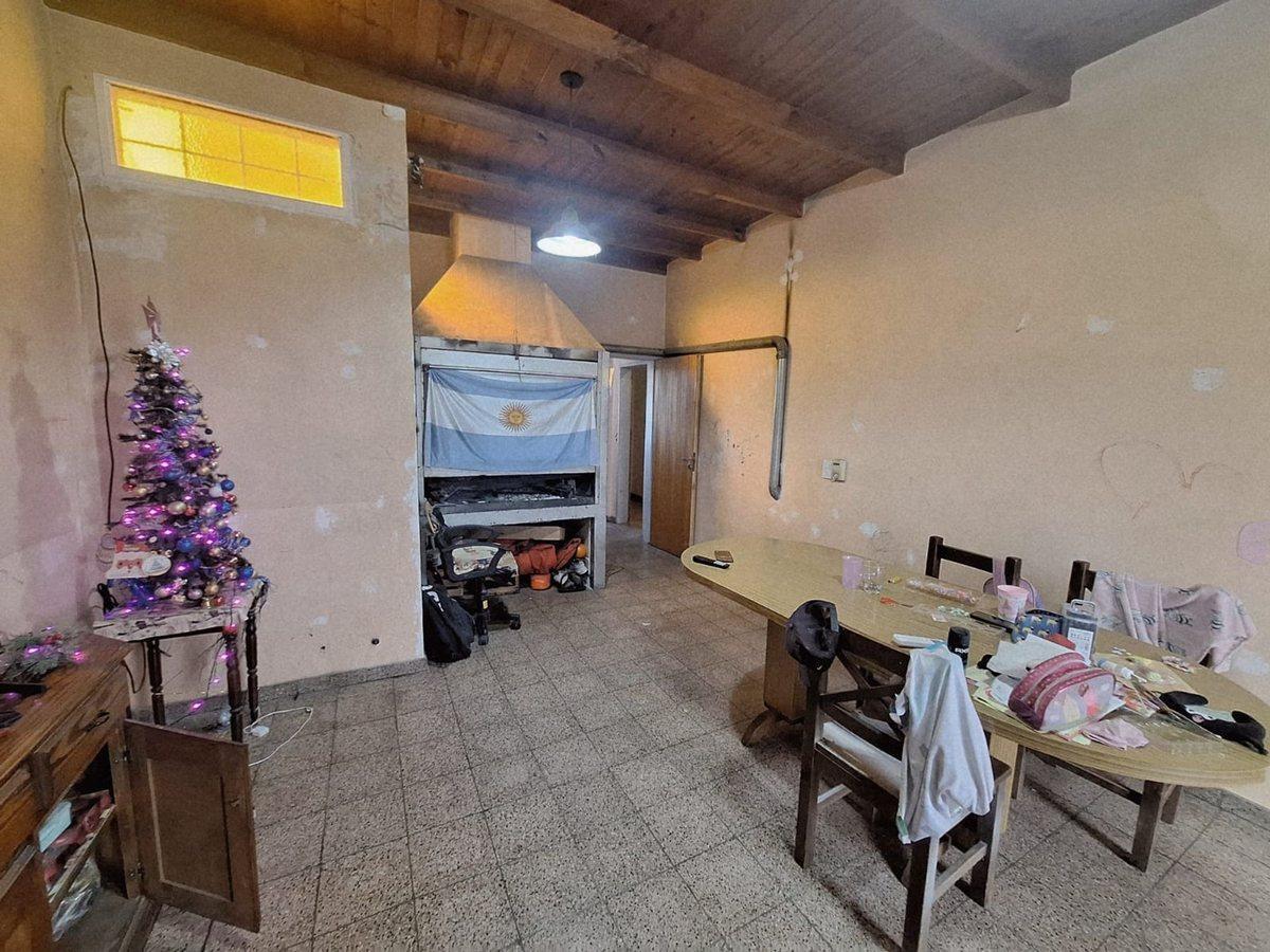 Foto de VENTA CASA 3 DOR. EN ALTOS CON LOCAL Y GALPON, imagen 1