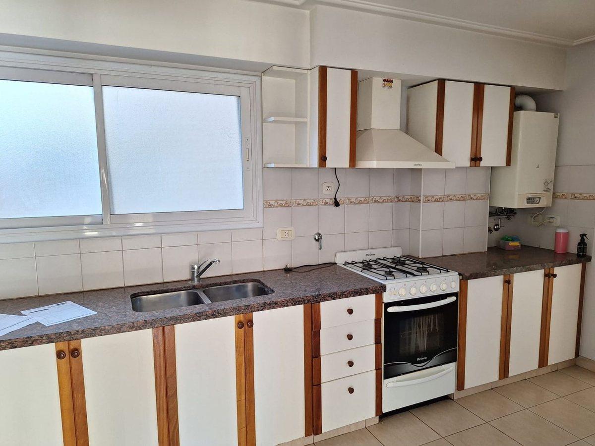 Foto de VENTA SEMIPISO 2 DORMITORIOS CENTRICO C/COCHERA, imagen 3