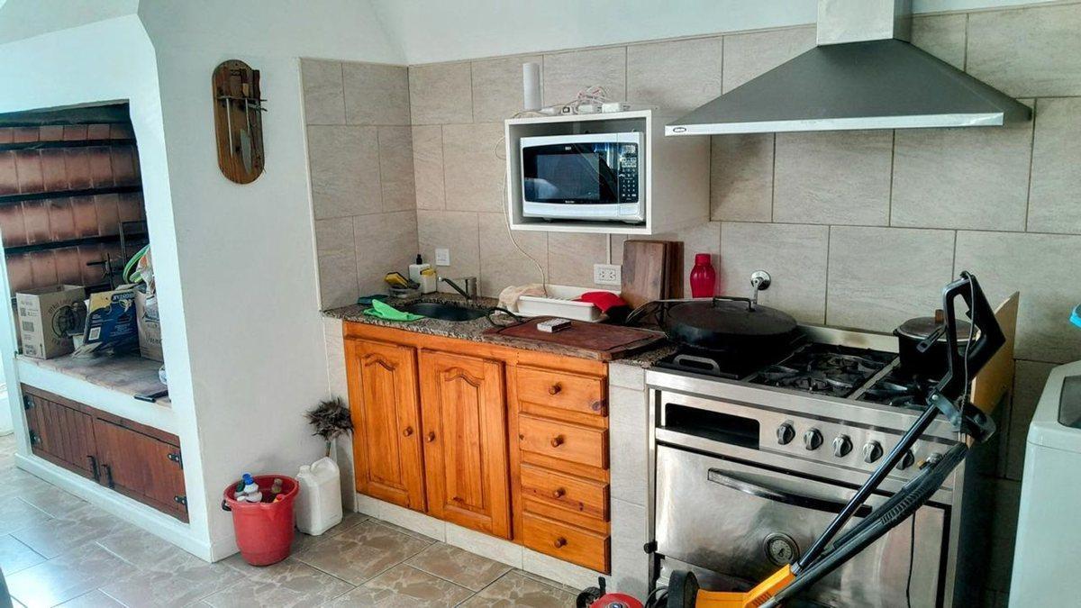 Foto de VENTA CASA MAS 4 DEPARTAMENTOS EN MONTE HERMOSO, imagen 4