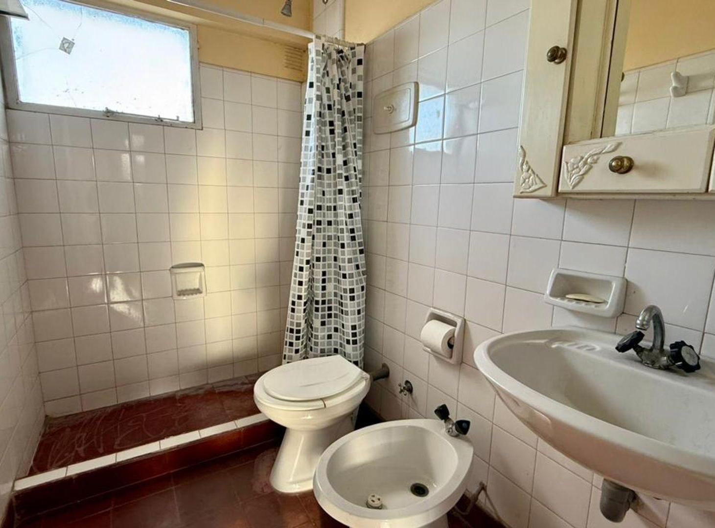Foto de VENTA DEPARTAMENTO 2 DORM B° VIALIDAD DE ING WHITE, imagen 2