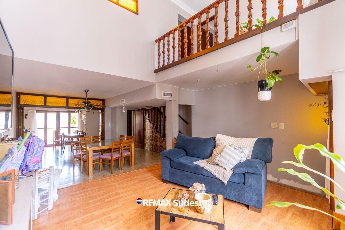 Foto de VENTA CASA TRADICIONAL EN EL CENTRO AMPLIO LOTE, imagen 1