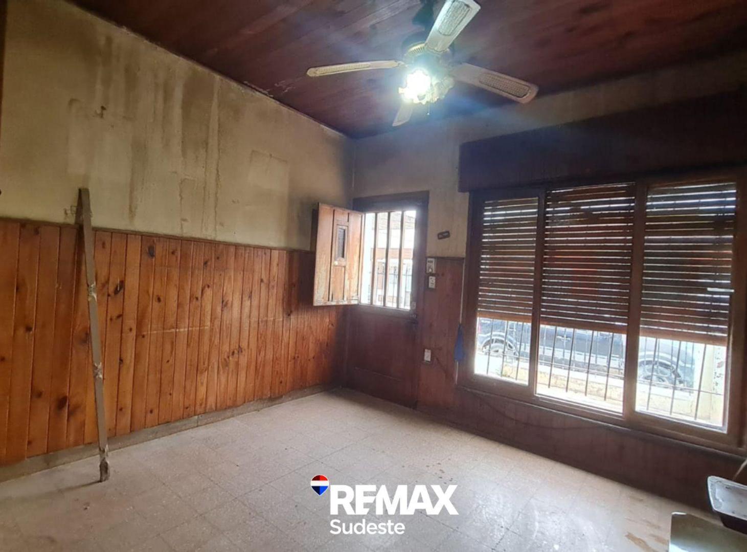 Foto de Se vende casa a remodelar a 1 cuadra de Don Bosco, imagen 2