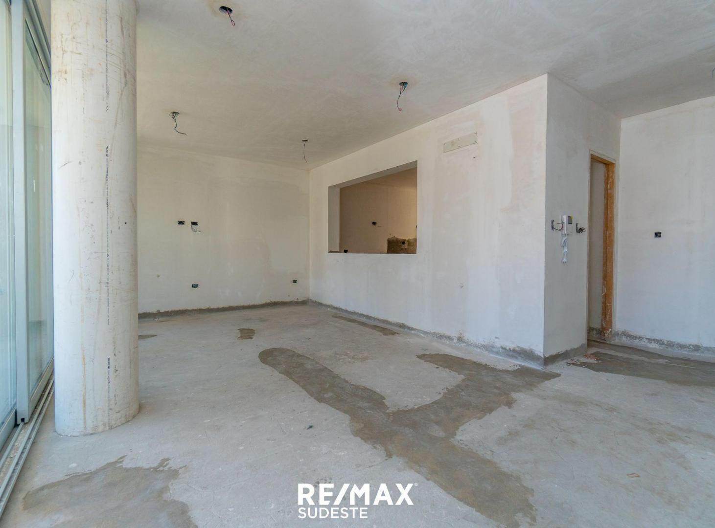 Foto de VENTA PISO 4 AMBIENTES C/ 2 COCHERAS SOBRE AV ALEM, imagen 5