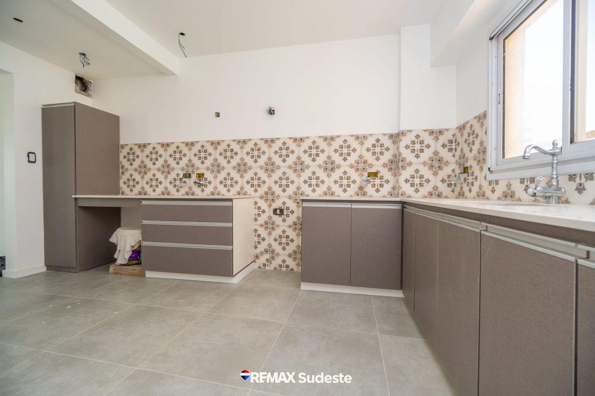 Foto de VENTA PISO CENTRICO 100% RENOVADO, imagen 2