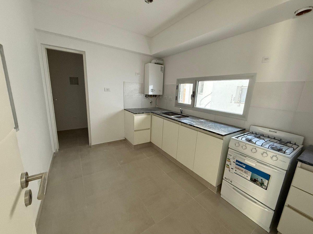 Foto de VENTA SEMIPISO A ESTREN 2 DORM. EN 19 DE MAYO 447, imagen 4