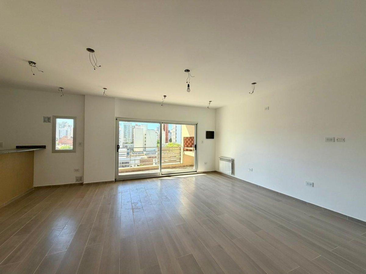 Foto de VENTA EXCLUSIVO PISO 19 DE MAYO 414, CON COCHERA., imagen 2