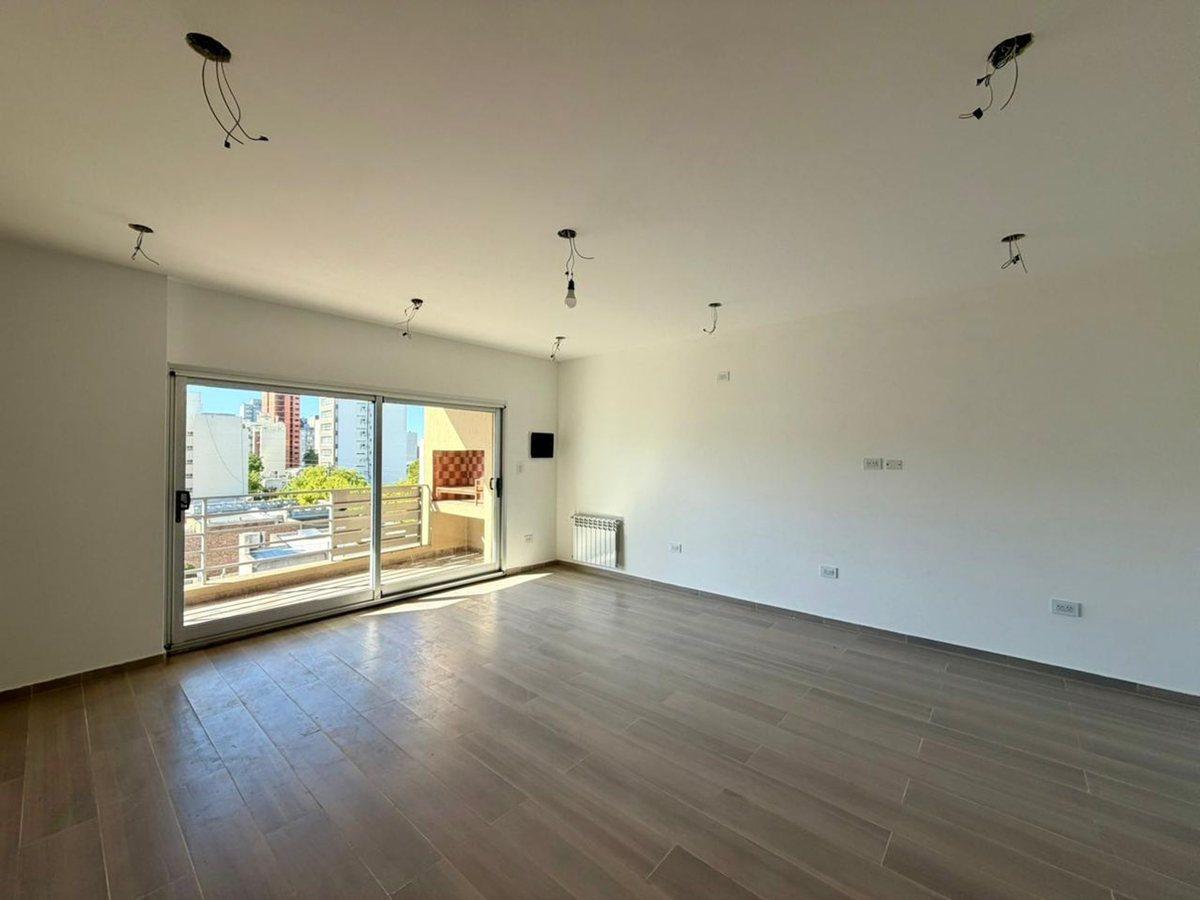 Foto de VENTA EXCLUSIVO PISO 19 DE MAYO 414, CON COCHERA., imagen 1
