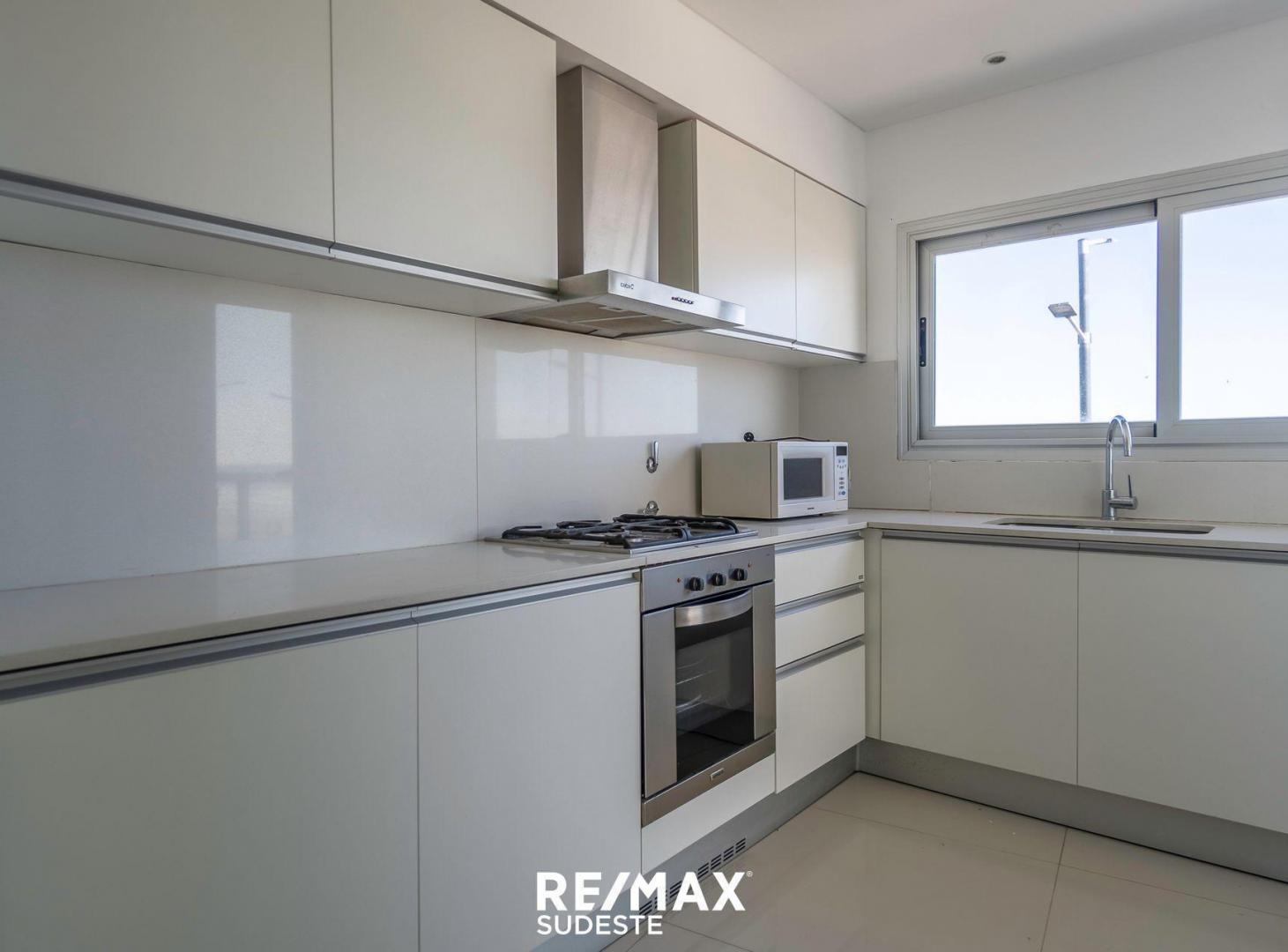 Foto de Departamento de 3 dormitorios en Monte Hermoso, imagen 2