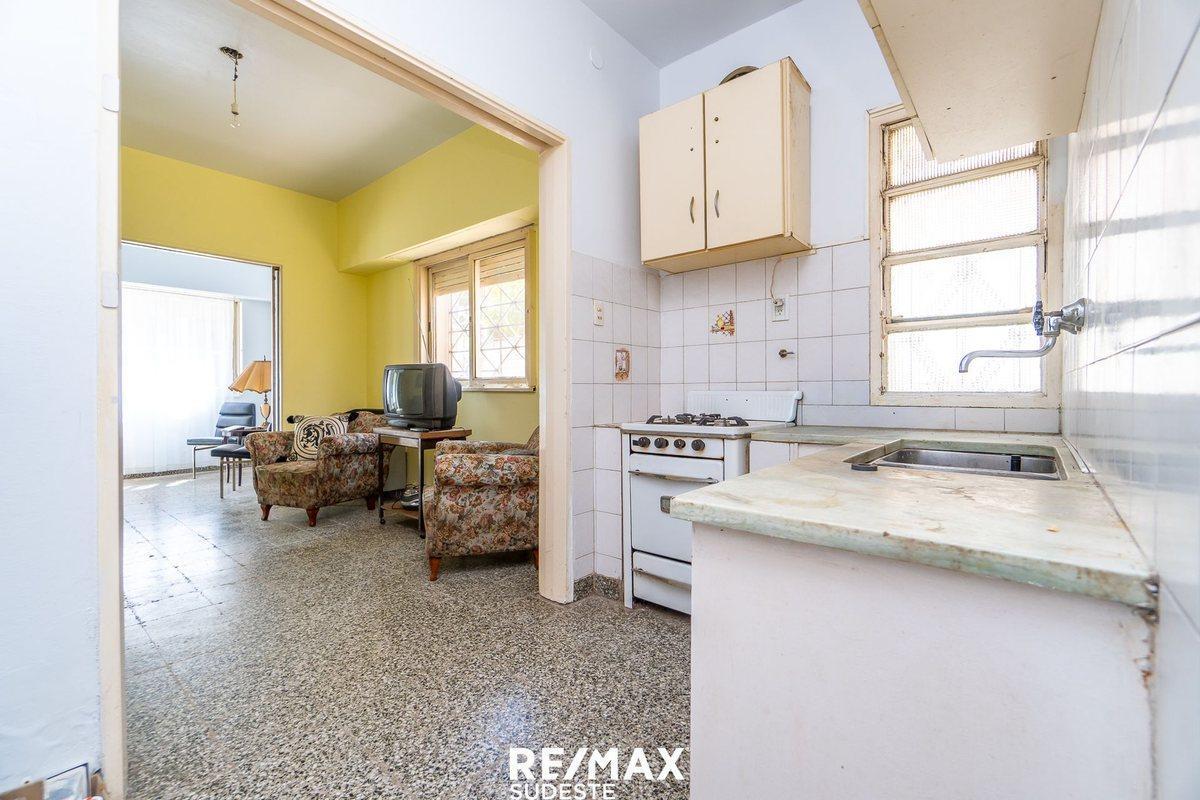 Foto de Propiedad en Venta a Refaccionar con Galpón, imagen 2
