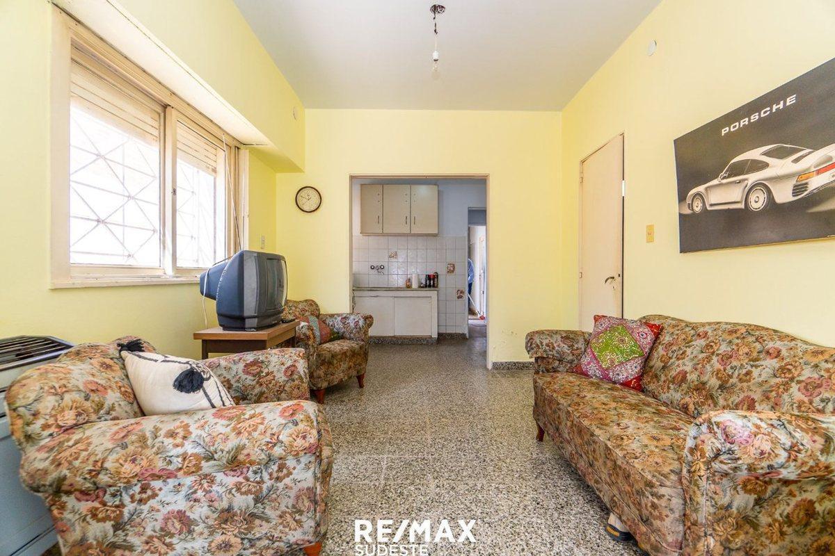 Foto de Propiedad en Venta a Refaccionar con Galpón, imagen 1