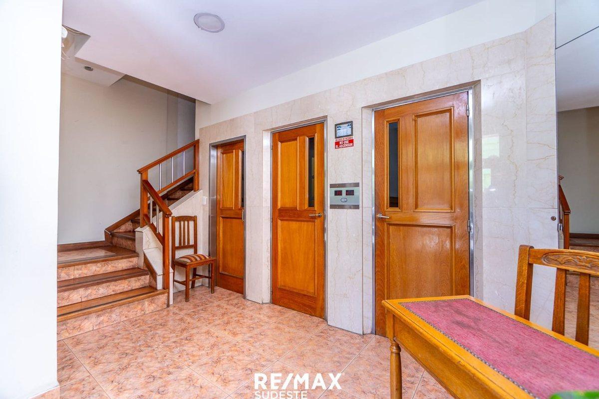 Foto de VENTA SEMIPISO EN EL CENTRO DE LA CIUDAD, imagen 4
