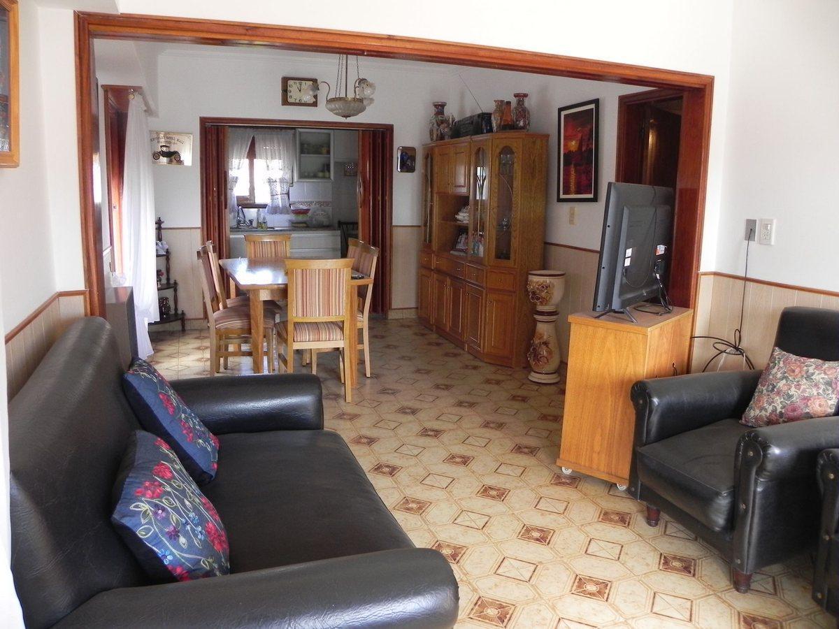 Foto de Amplia Propiedad en Venta con Local, imagen 2