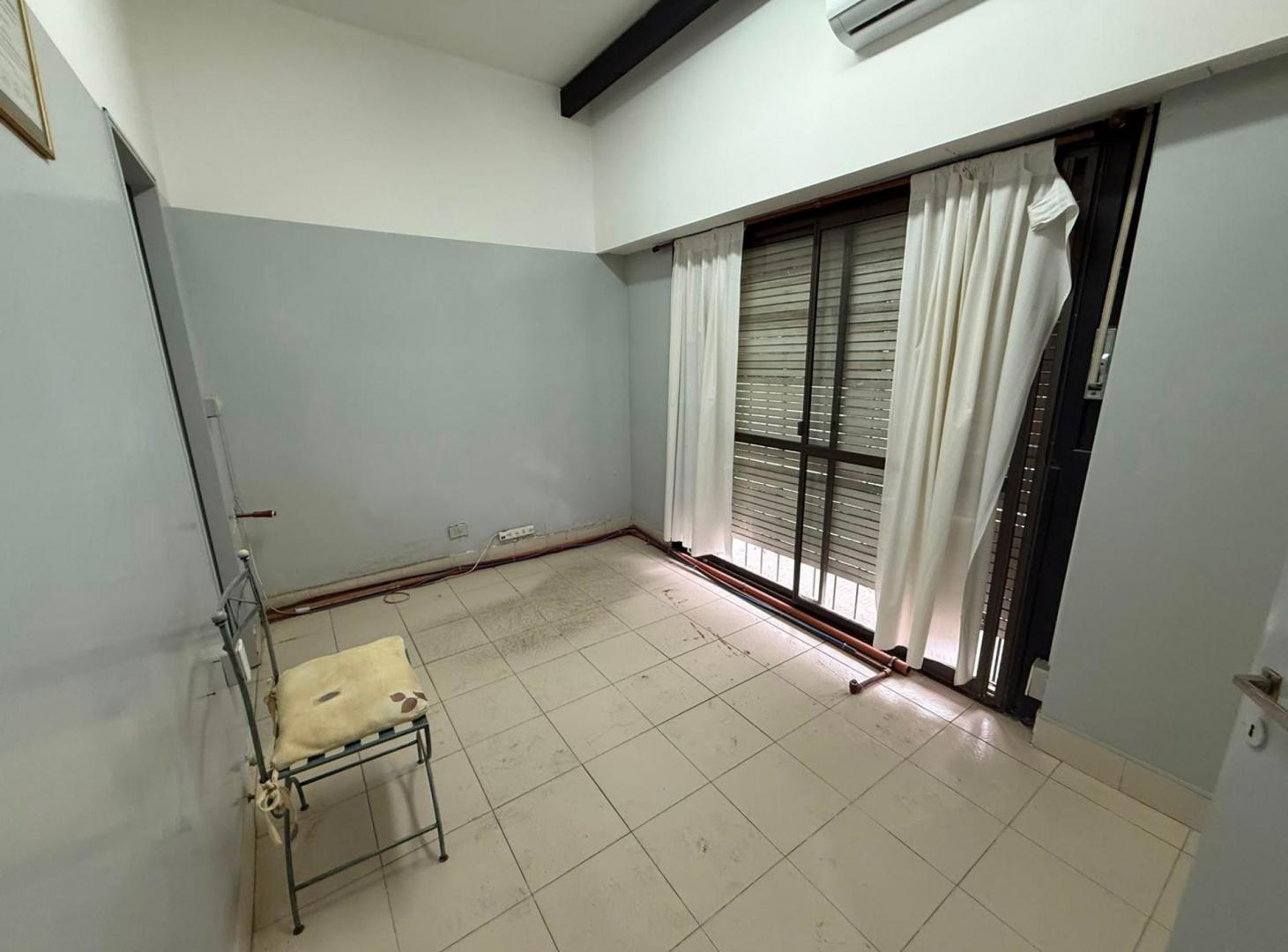Foto de LOCAL EN VENTA GENERAL PAZ 76, imagen 4