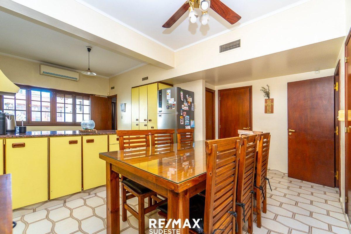 Foto de VENTA CASA 4 DORMITORIOS QUINCHO PILETA CENTRO, imagen 5