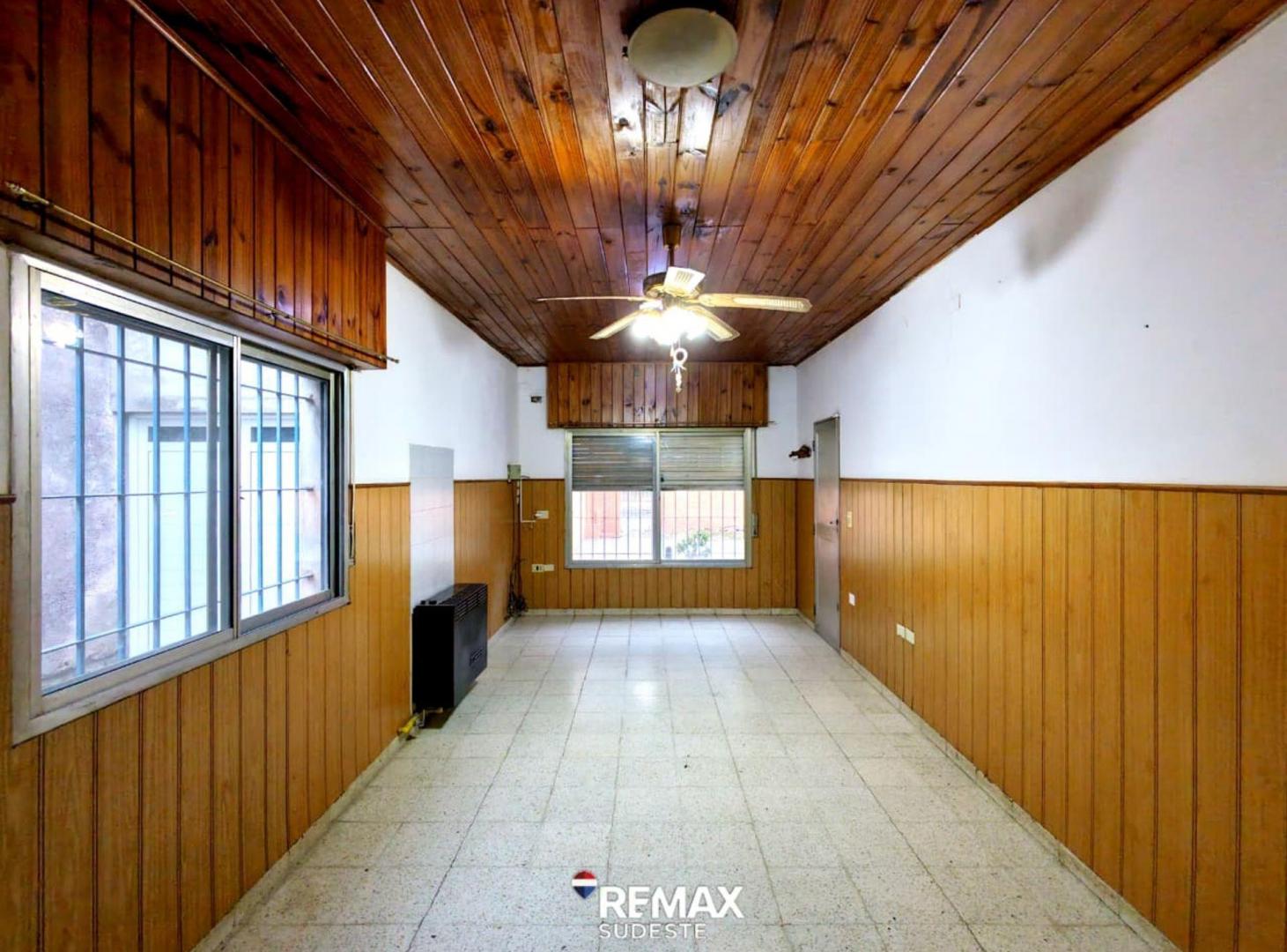 Foto de CASA EN VENTA CON AMPLIO PATIO Y GARAGE, imagen 2