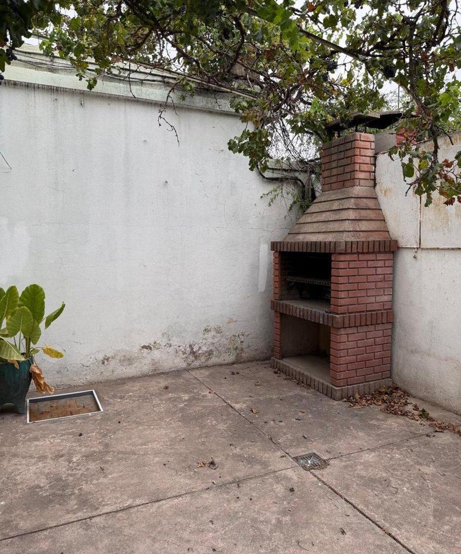 Foto de CASA MACROCENTRO 2 DORMITORIOS Y PATIO, imagen 1
