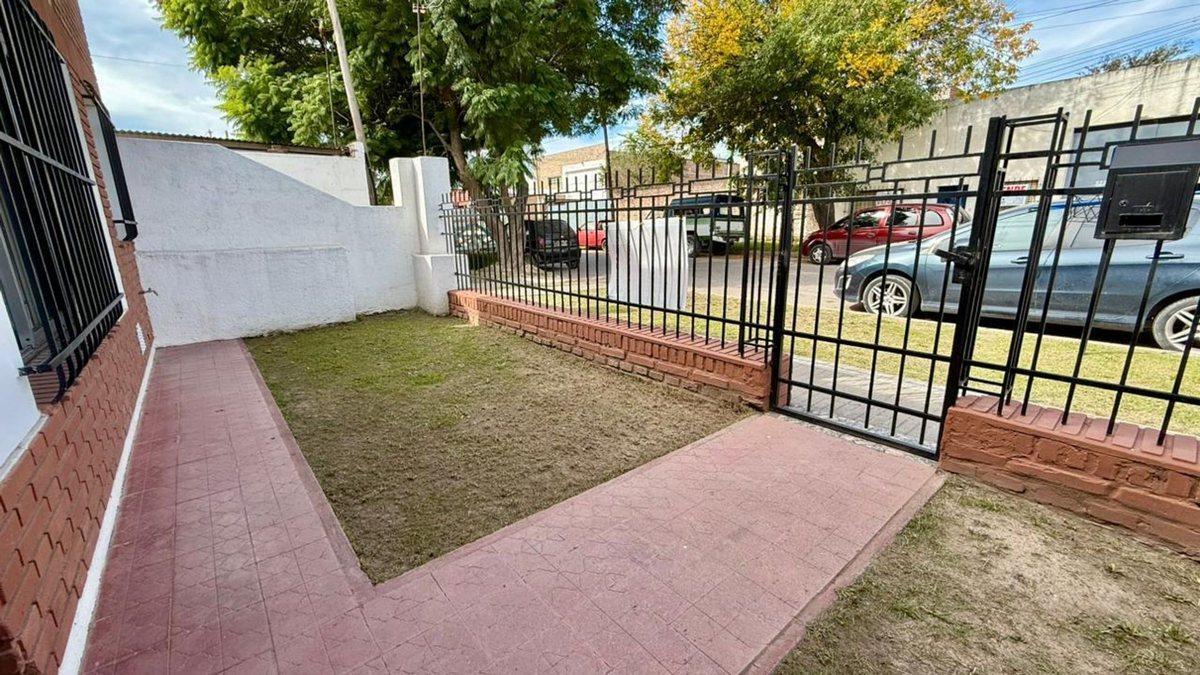 Foto de PH EN VENTA 3 AMBIENTES EN BARRIO PEDRO PICO, imagen 2