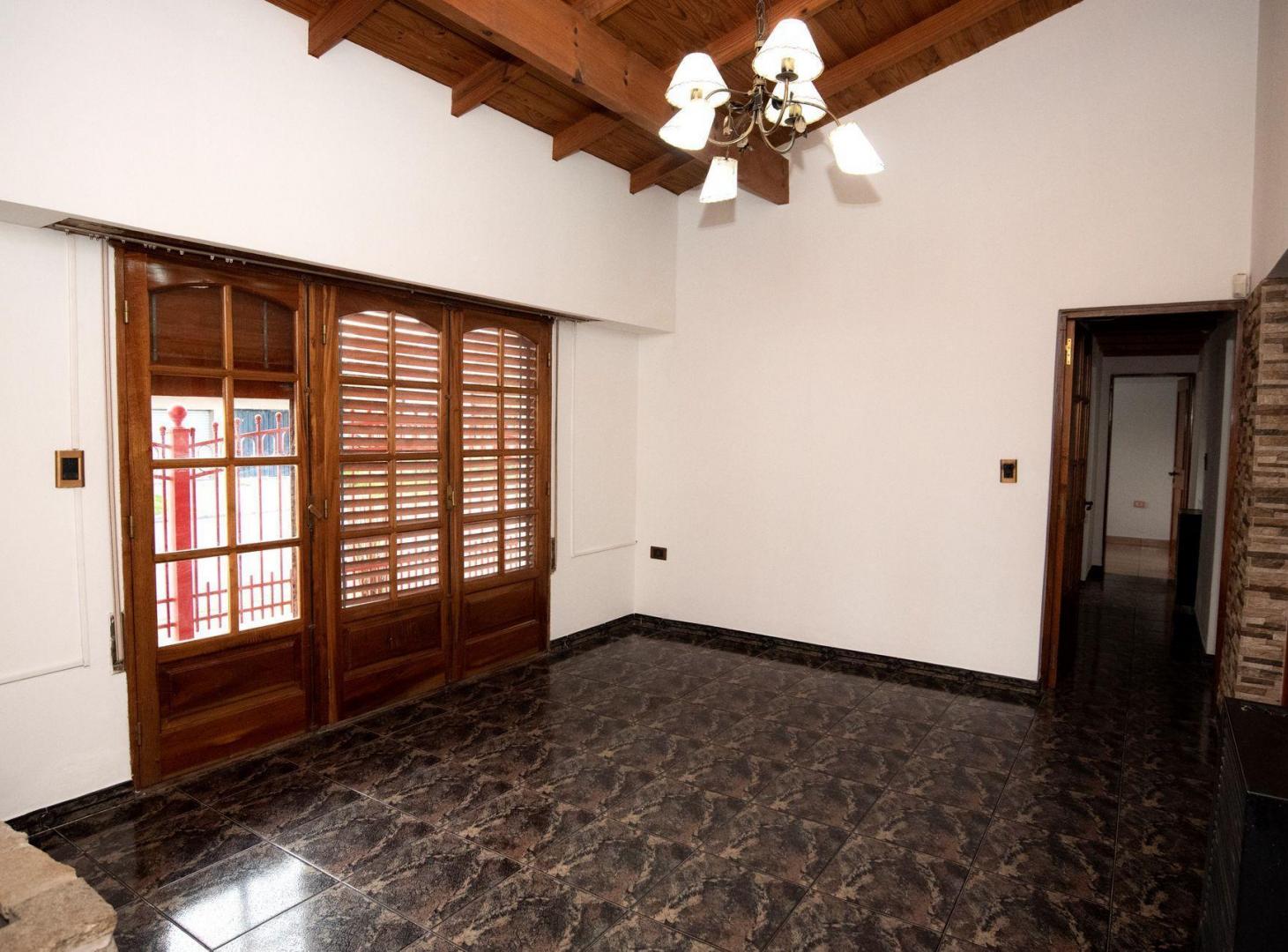 Foto de Casa 3 Dorm - 2 Baños - Garage y Patio chico, imagen 3