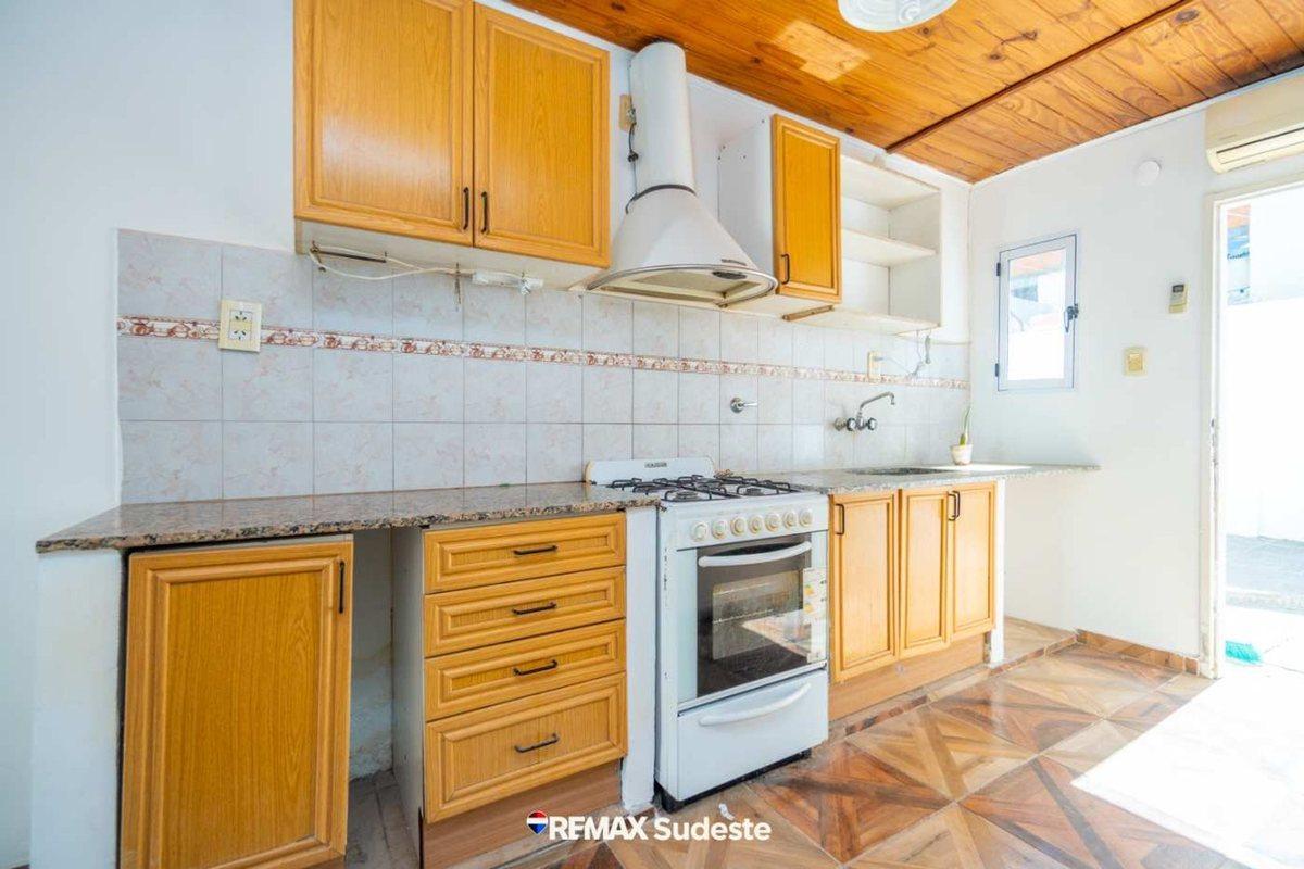 Foto de PH de 3 dormitorios en venta a pasos de Av. Alem, imagen 4