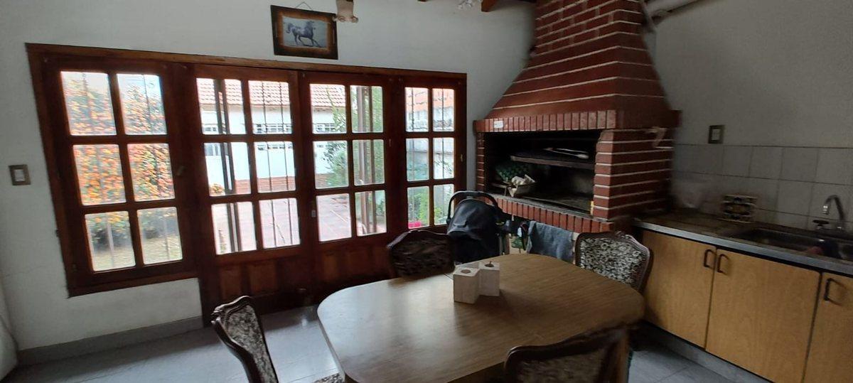 Foto de CASA EN VENTA - 3 dorm - Garage - Patio - Quincho, imagen 4